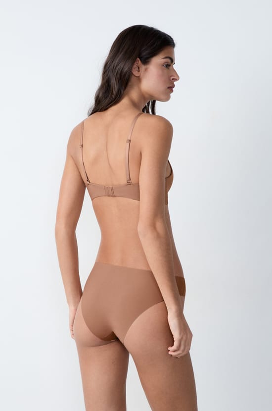Soutien-gorge coques fines sans armatures en microfibre;${refinementColor}