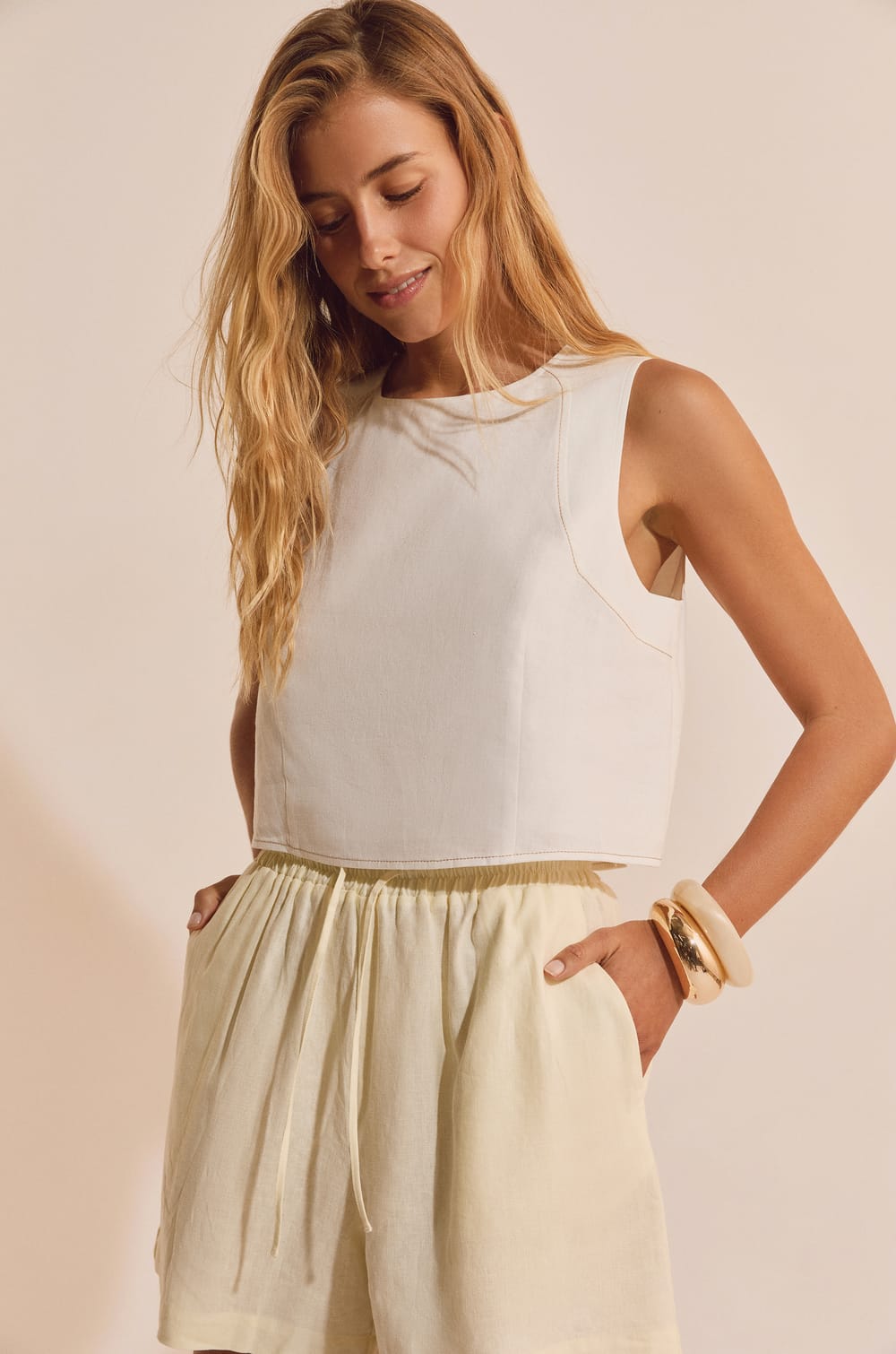 Top sans manches avec lin;${refinementColor}