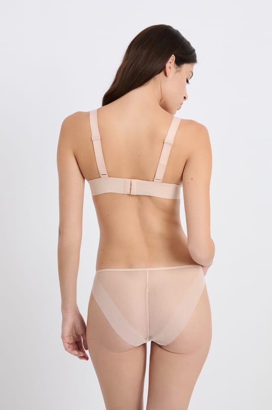 Wireless triangle bra in mesh;${refinementColor}