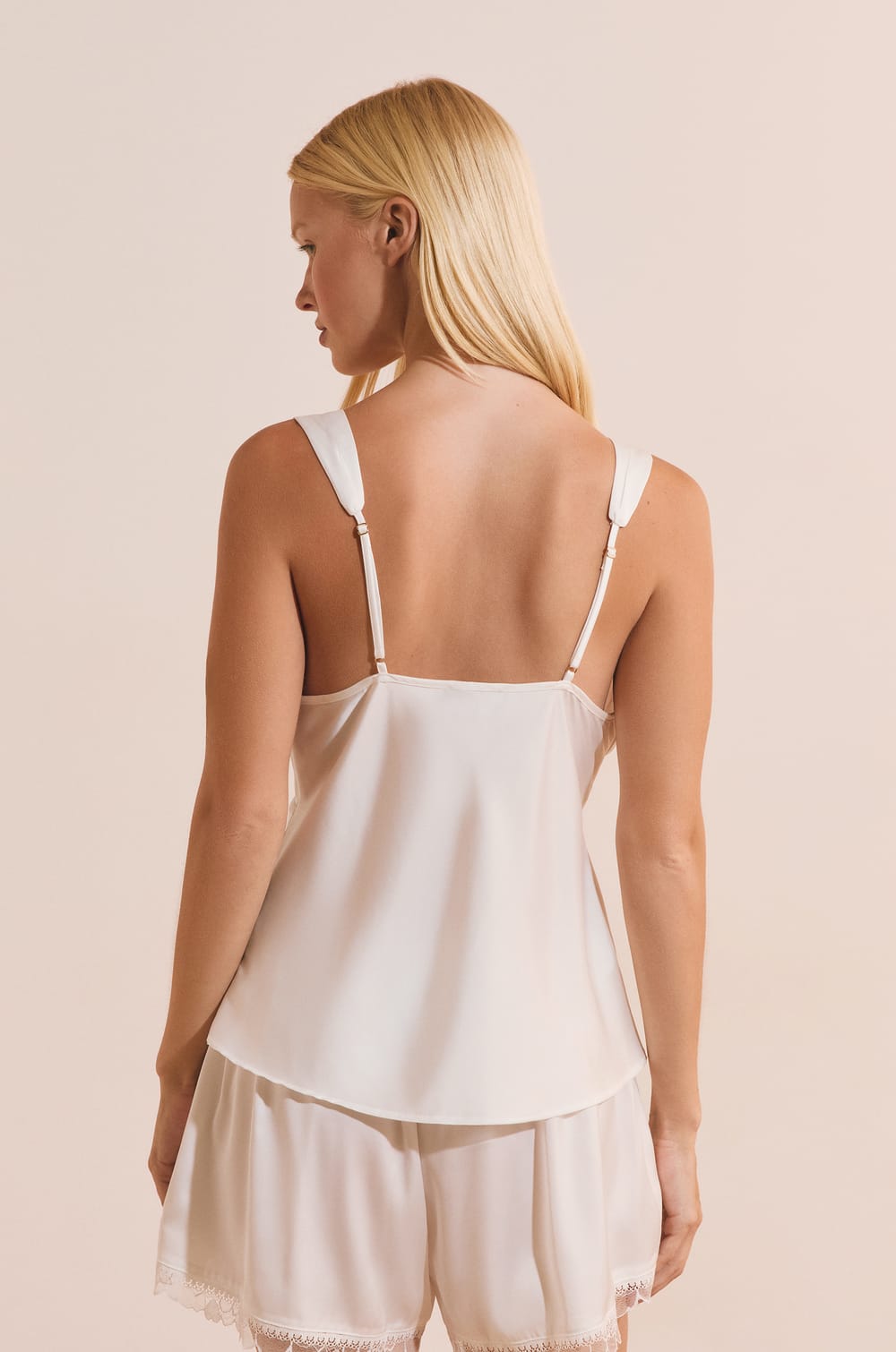 Caraco de pyjama satin&eacute;;${refinementColor}