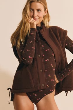 Gilet sans manches avec noeuds;${refinementColor}