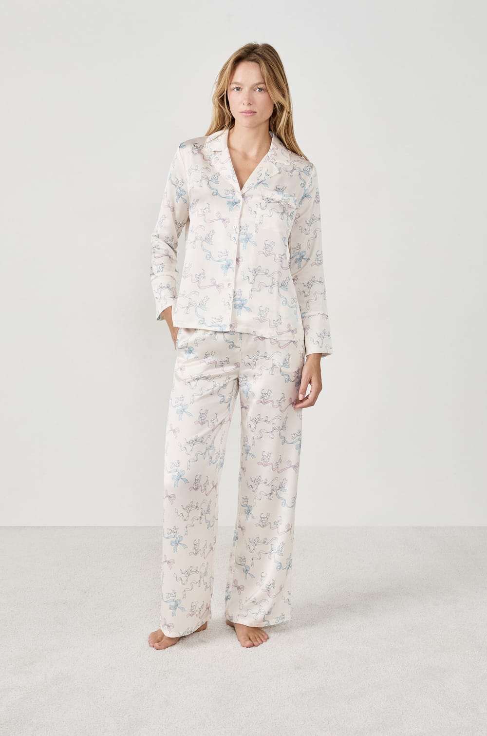 Pantalon de pyjama imprim&eacute; satin&eacute;;${refinementColor}