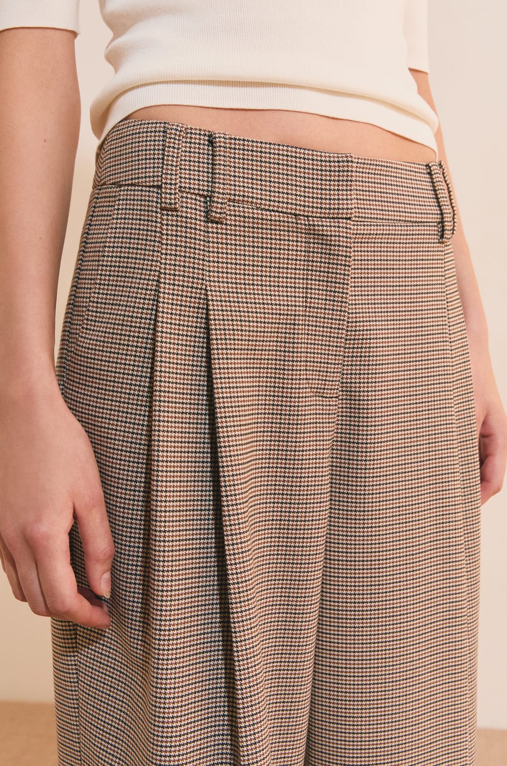 Pantalon droit &agrave; carreaux;${refinementColor}