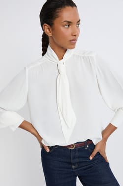 Chemise avec col cravate;${refinementColor}