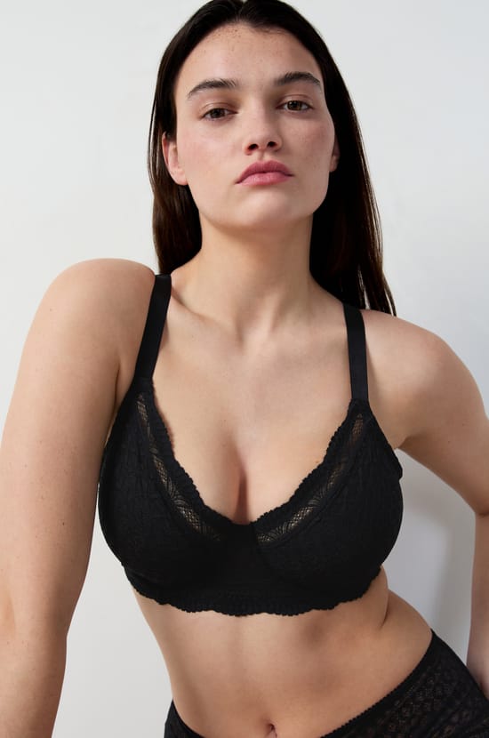 Balconette Minimizer Bra with -1 Size Effect;${refinementColor}