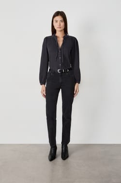 Chemise col V;${refinementColor}