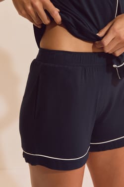 Dvoud&iacute;ln&eacute; pyžamo s kr&aacute;tk&yacute;mi kalhotami;${refinementColor}