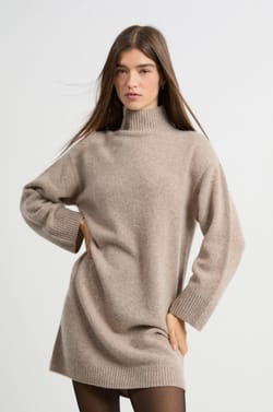 Robe courte en cachemire;${refinementColor}