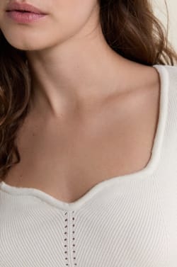 Fitted Top;${refinementColor}