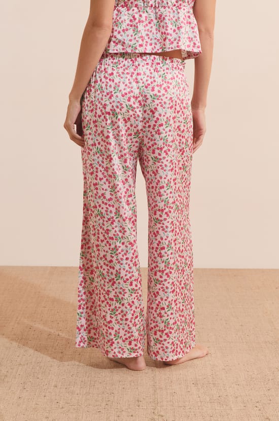 Pantalon de pyjama &agrave; motifs fleuris satin&eacute;;${refinementColor}