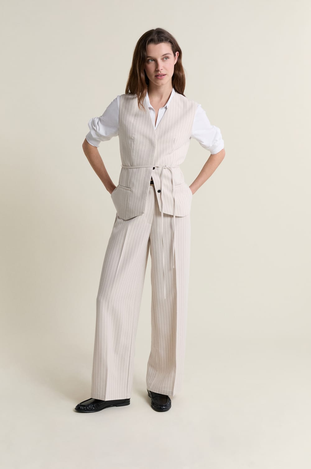 Broek met strepen;${refinementColor}