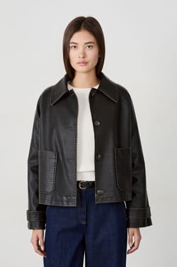 Veste courte effet cuir;${refinementColor}
