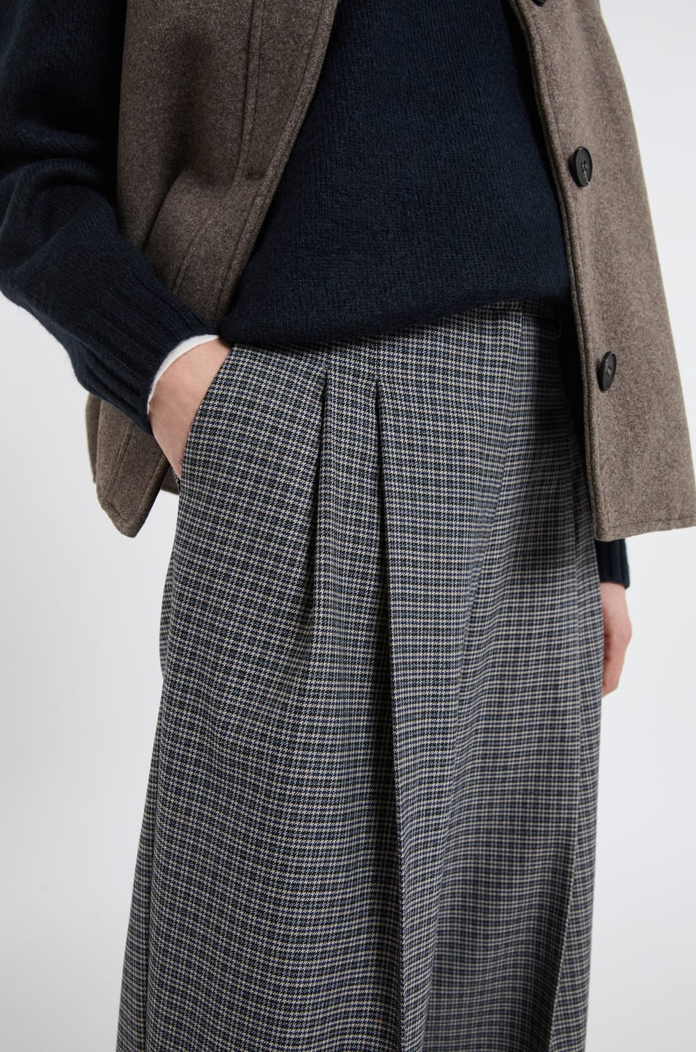 Wide-Leg Checked Trousers;${refinementColor}