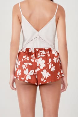 Short de pyjama satin&eacute; &agrave; imprim&eacute;s;${refinementColor}