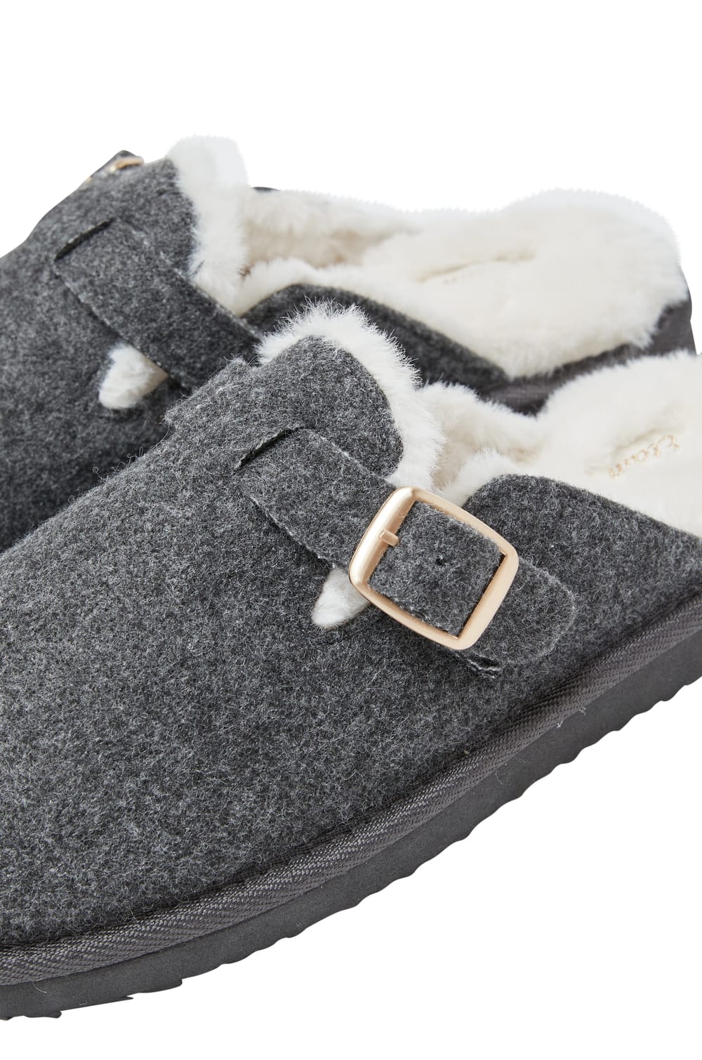 Chaussons mules;${refinementColor}