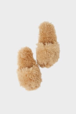 Chaussons tongs avec fausse fourrure;${refinementColor}