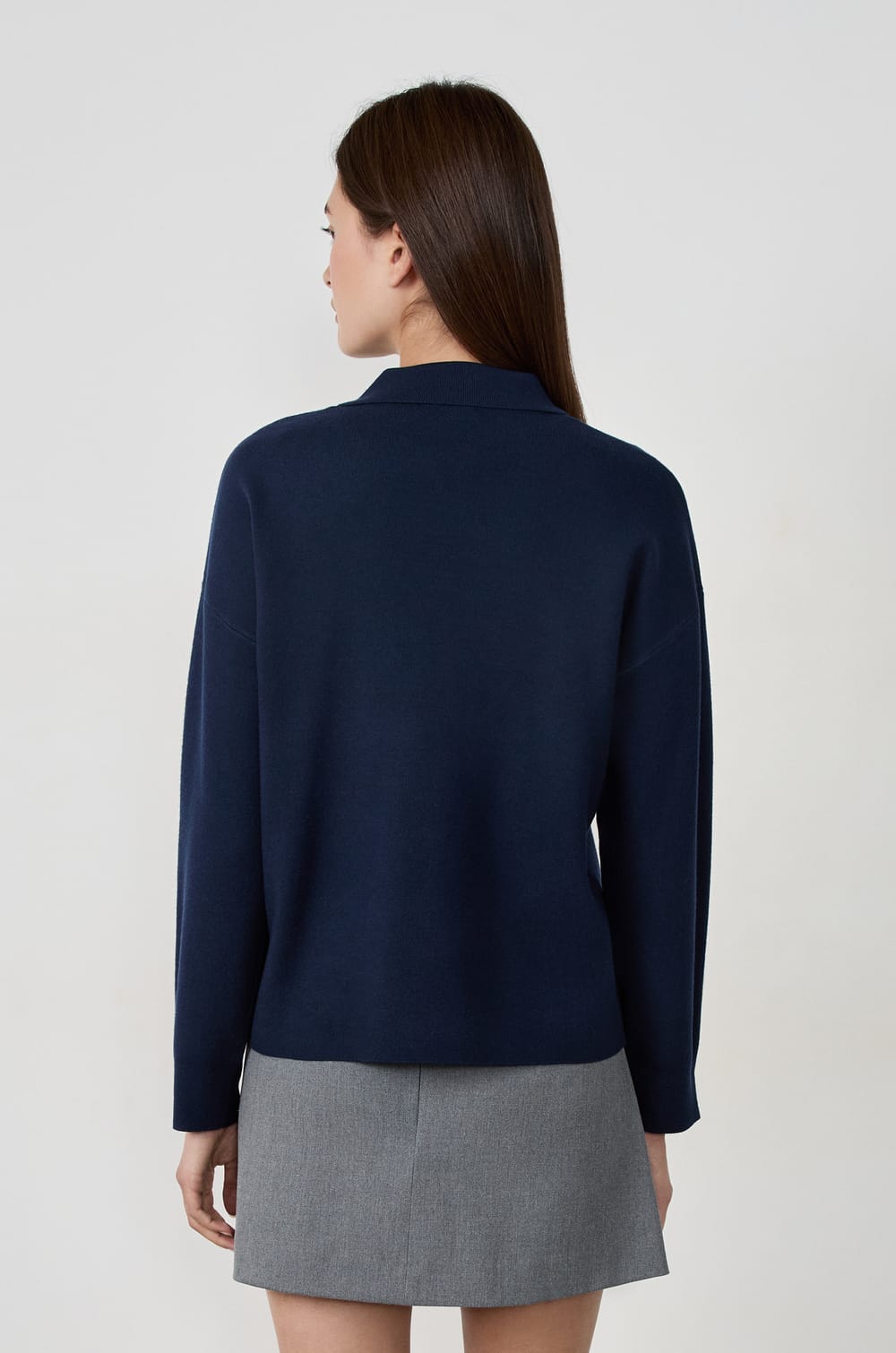 Polo manches longues à boutons;${refinementColor}