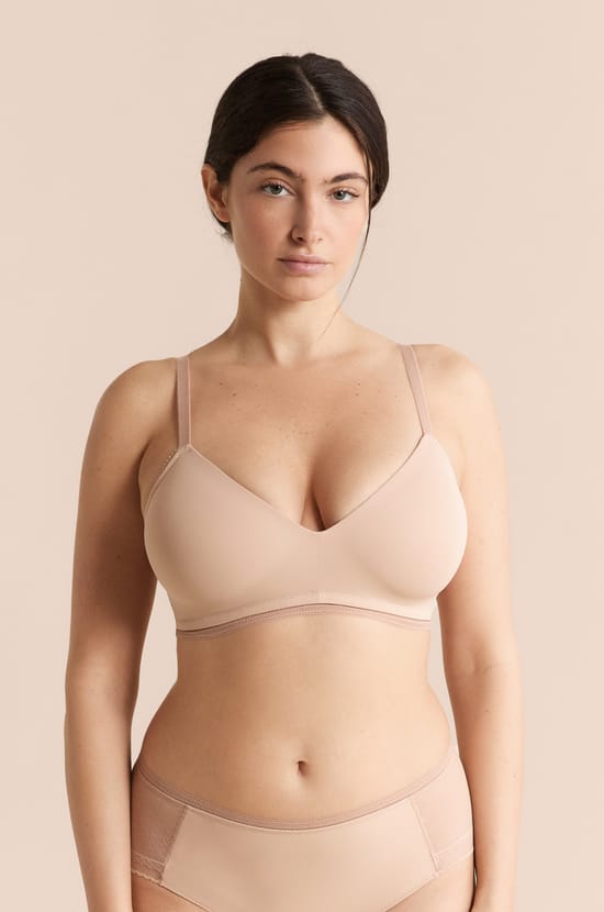 Soutien-gorge triangle sans armatures avec d&eacute;tails en dentelle;${refinementColor}