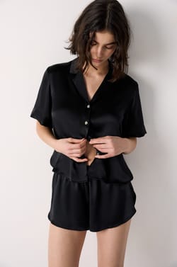 Short-sleeved silk pyjama shirt;${refinementColor}