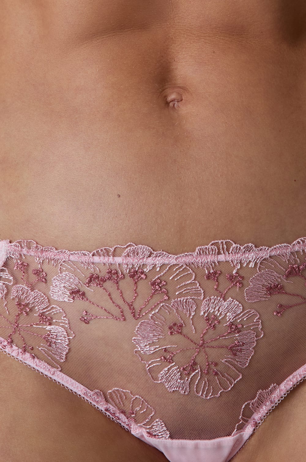 Lace Hipster;${refinementColor}