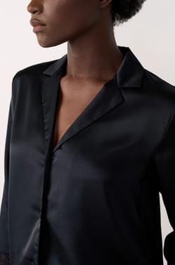 Satin pyjama shirt with lace details;${refinementColor}