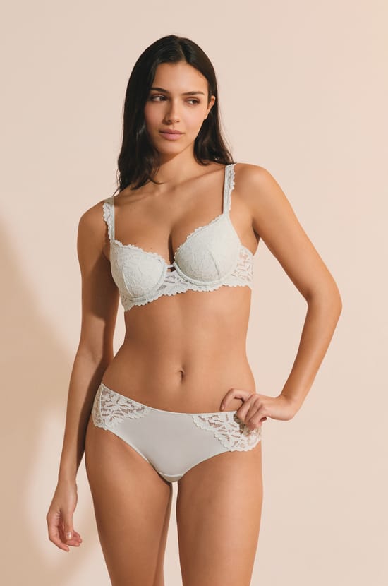 Lace Boyshort;${refinementColor}