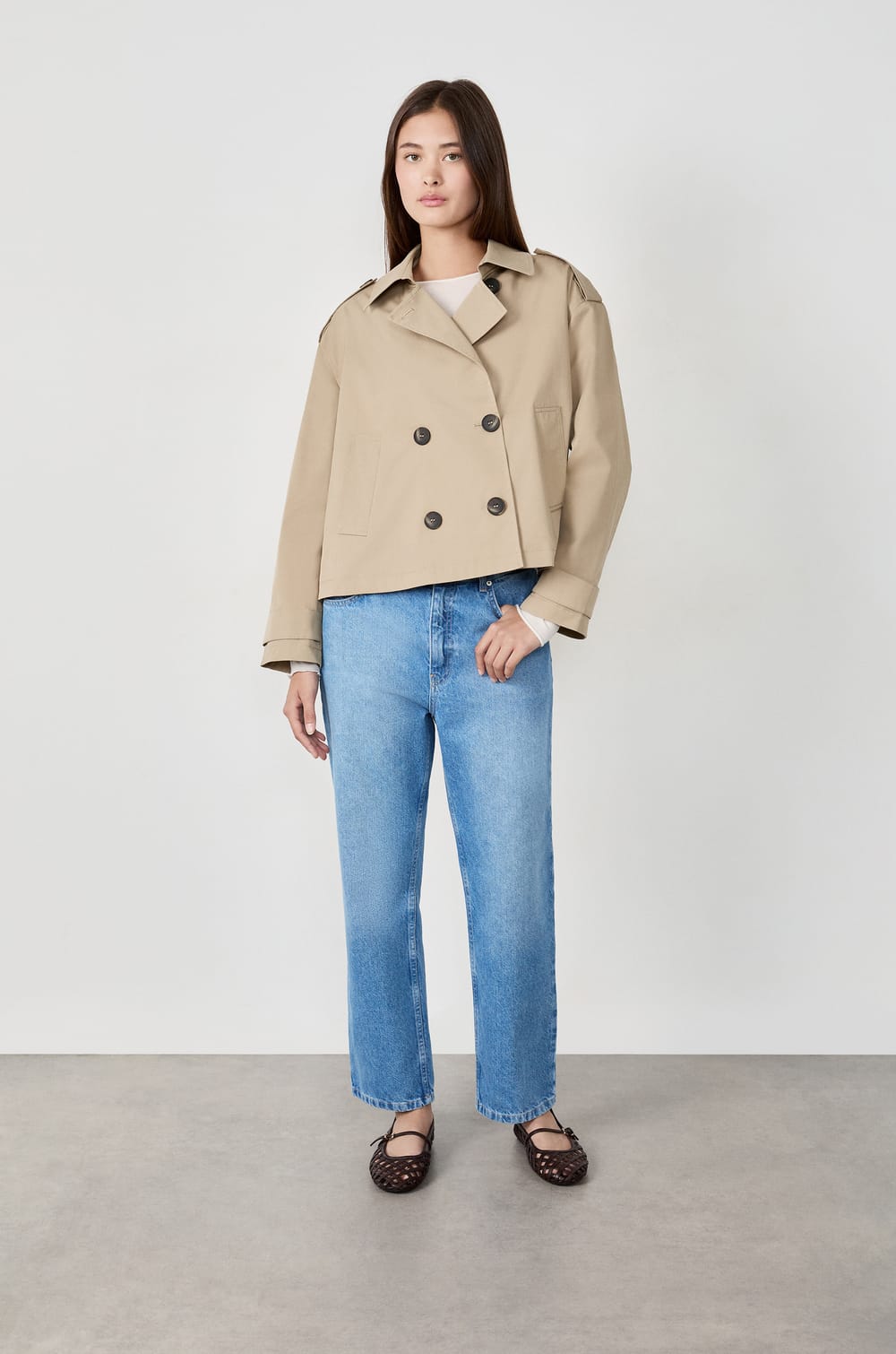 Trench court;${refinementColor}