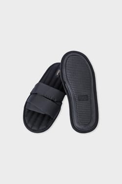 Satin flip-flop slippers;${refinementColor}