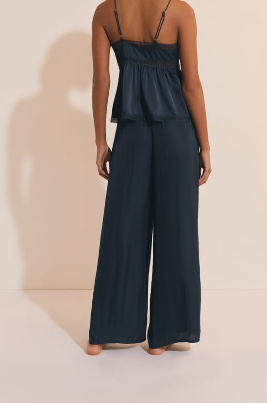 Pantalon satin&eacute; coupe large;${refinementColor}