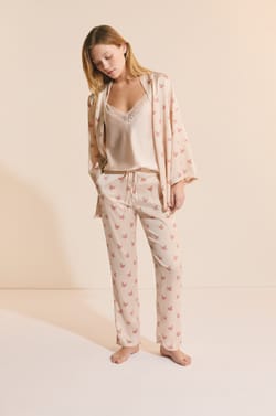 Ensemble de pyjama 3 pi&egrave;ces satin&eacute; &agrave; motifs fleuris;${refinementColor}