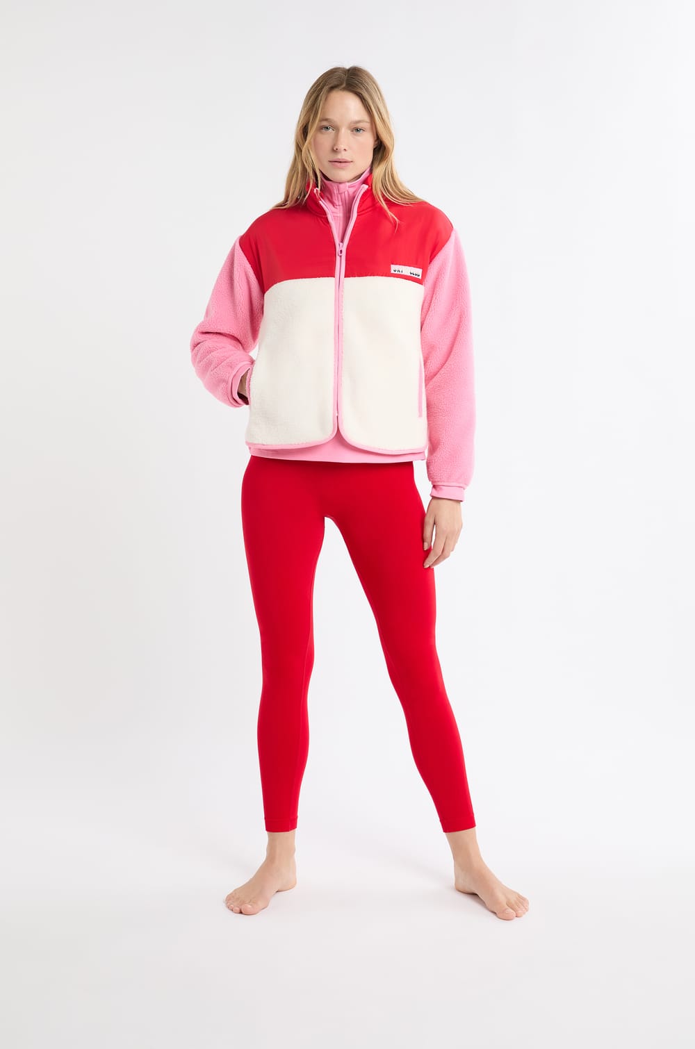 Veste chaude sherpa empi&egrave;cements contrast&eacute;s;${refinementColor}