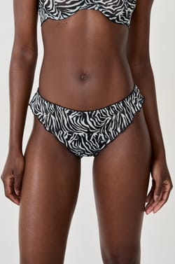 Tanga de tul con lunares;${refinementColor}