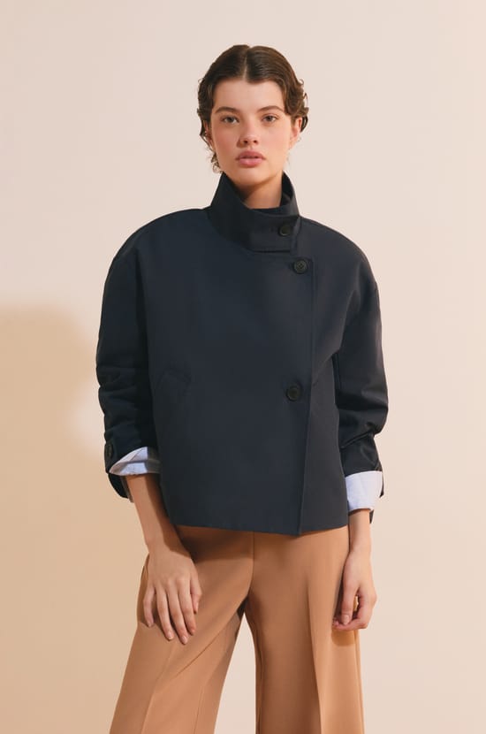 Trench court &agrave; col montant avec coton;${refinementColor}