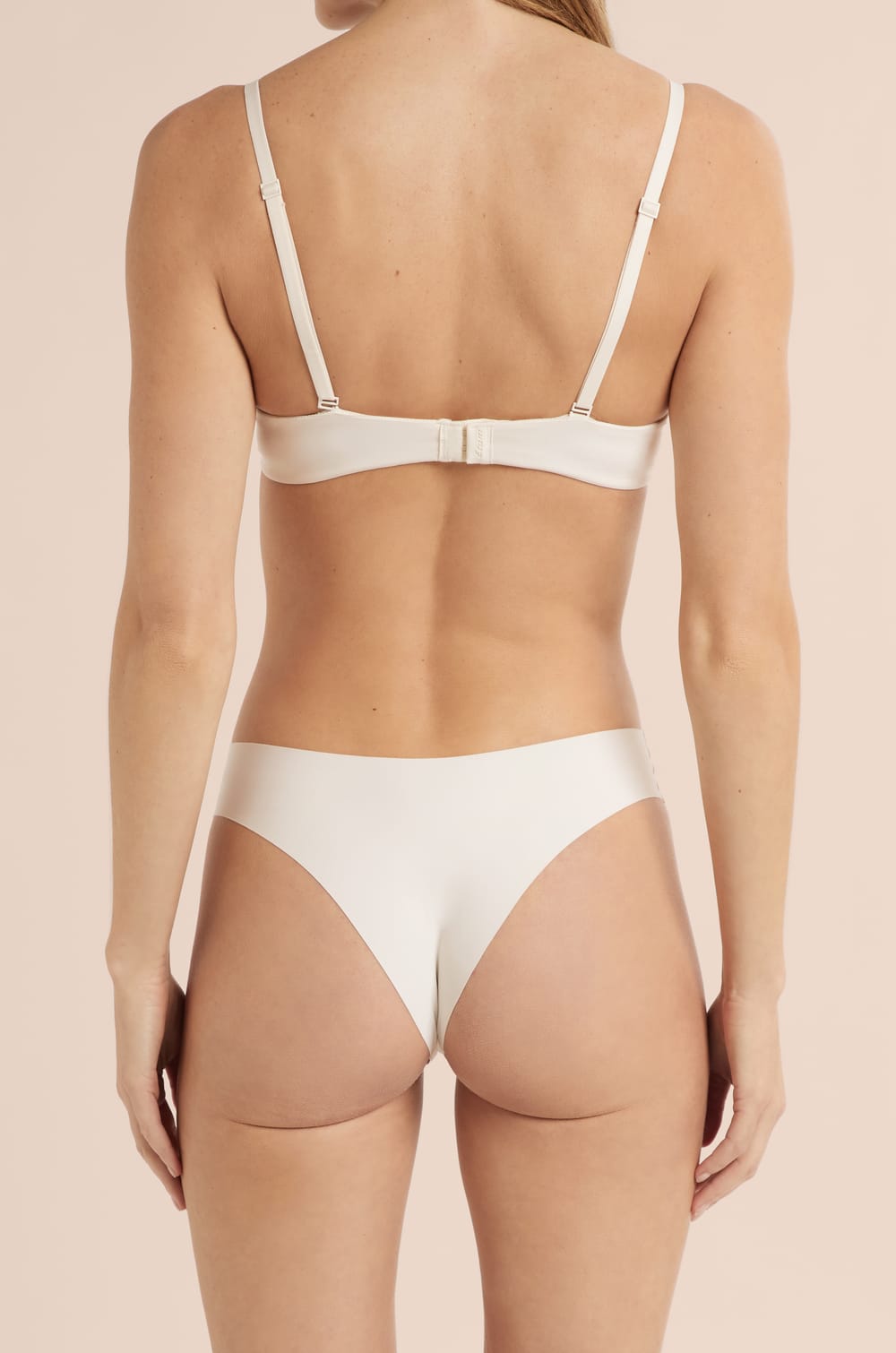 Tanga alto de microfibra;${refinementColor}