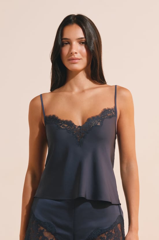 Caraco avec d&eacute;tails dentelle;${refinementColor}