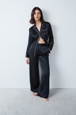 Camisa de pijama satinada con lazada;${refinementColor}