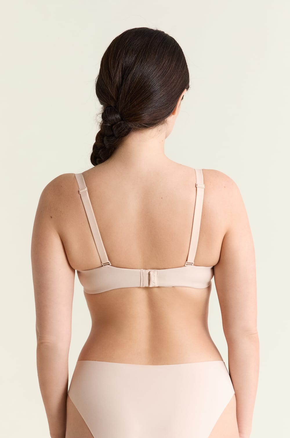 Sujetador N.4 - Copas finas;${refinementColor}