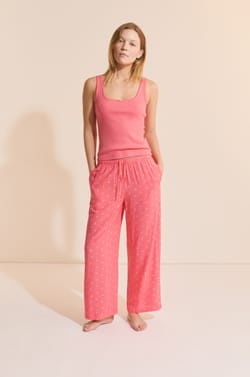 Pantacourt de pyjama &agrave; motifs fleurs;${refinementColor}