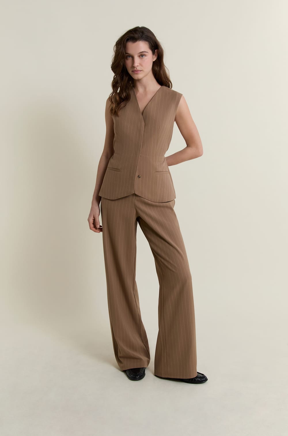 Sleeveless Tie Jacket;${refinementColor}