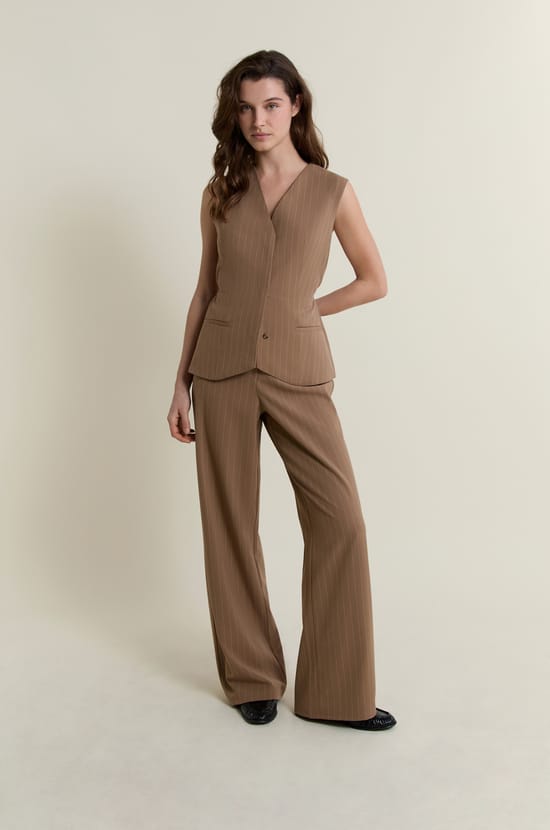 Sleeveless Tie Jacket;${refinementColor}