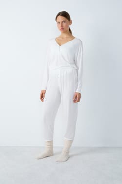 Pantalón ultra comodo;${refinementColor}