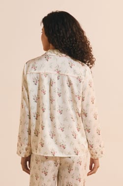Chemise de pyjama satin&eacute;e fleurie;${refinementColor}