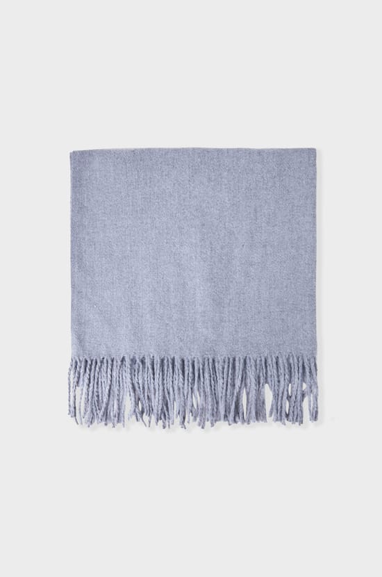Scarf with fringes;${refinementColor}
