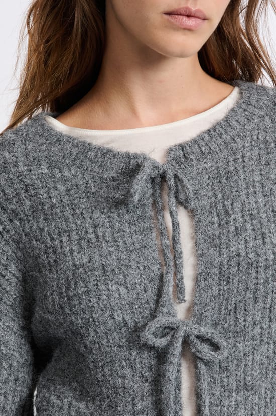 Gilet avec noeud;${refinementColor}