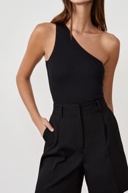 Top coupe asymétrique;${refinementColor}