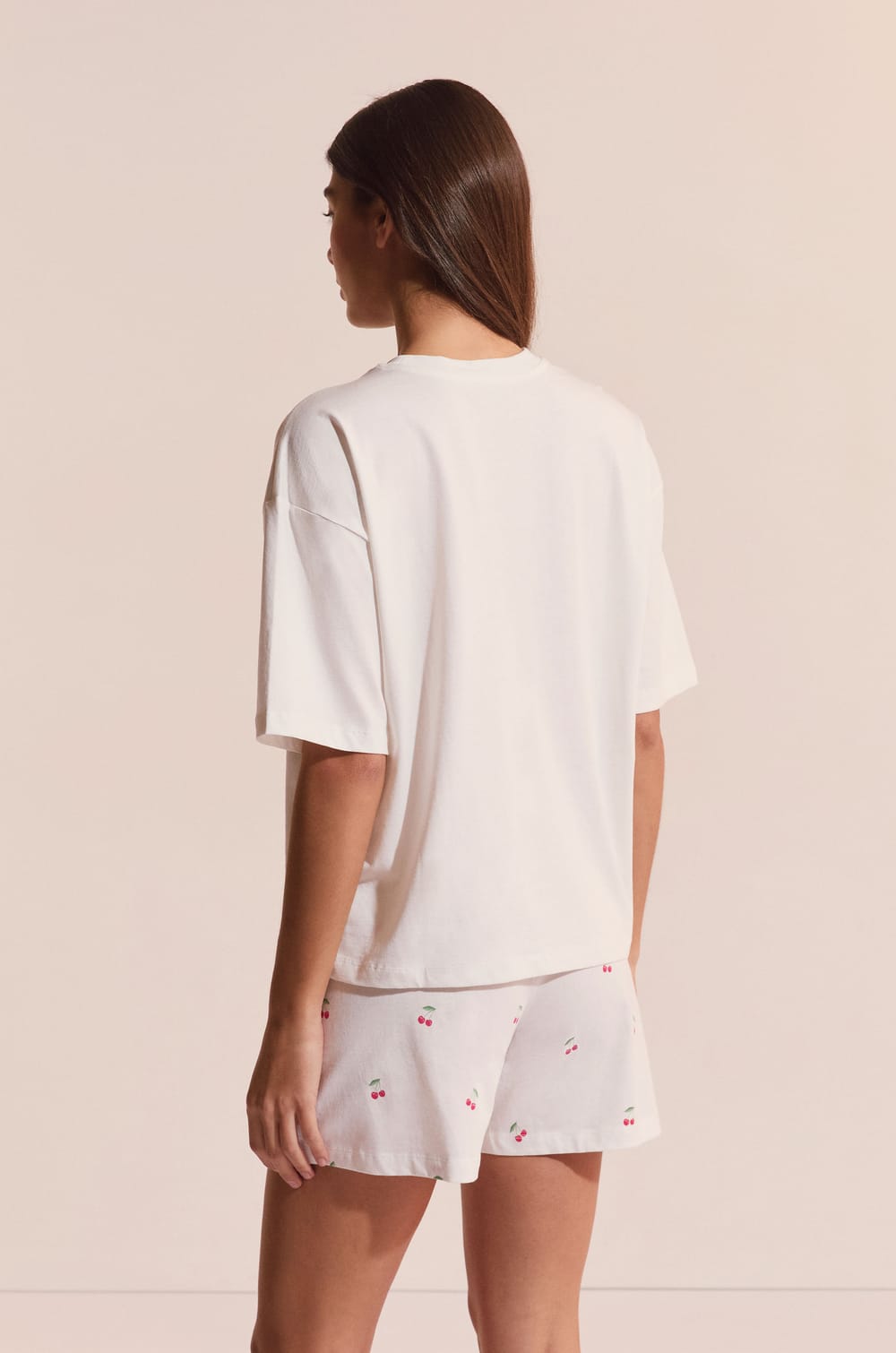 Ensemble de pyjama 2 pi&egrave;ces avec motifs cerise;${refinementColor}