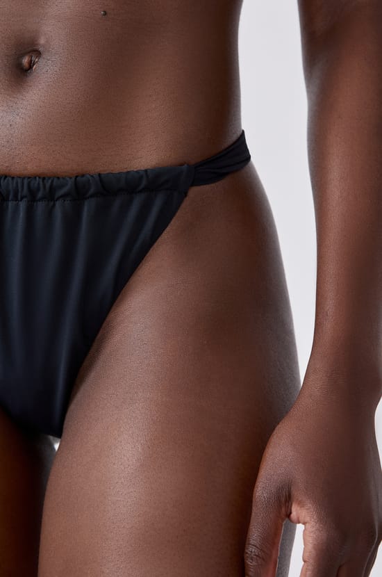 High-leg Brazilian bikini bottom;${refinementColor}