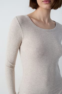 Long-sleeved T-shirt in ribbed cotton;${refinementColor}