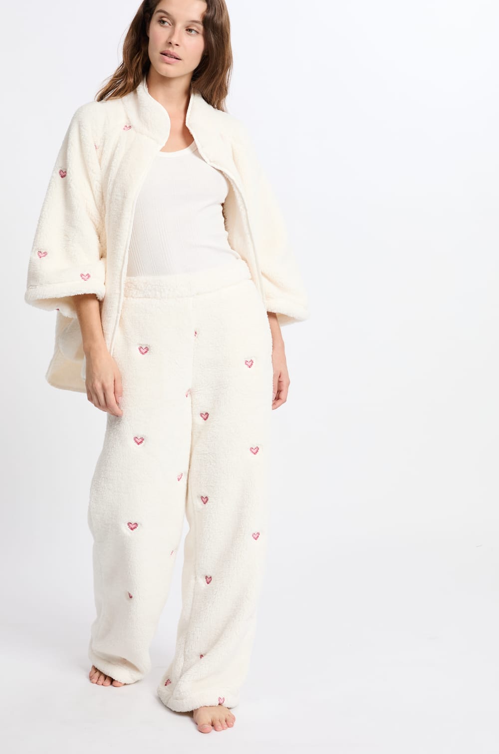 Pantalon de pyjama à motifs coeurs effet polaire;${refinementColor}