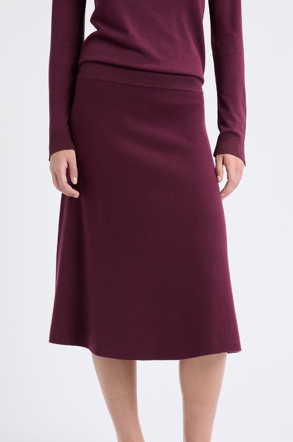 Jupe evasé en maille fine;${refinementColor}